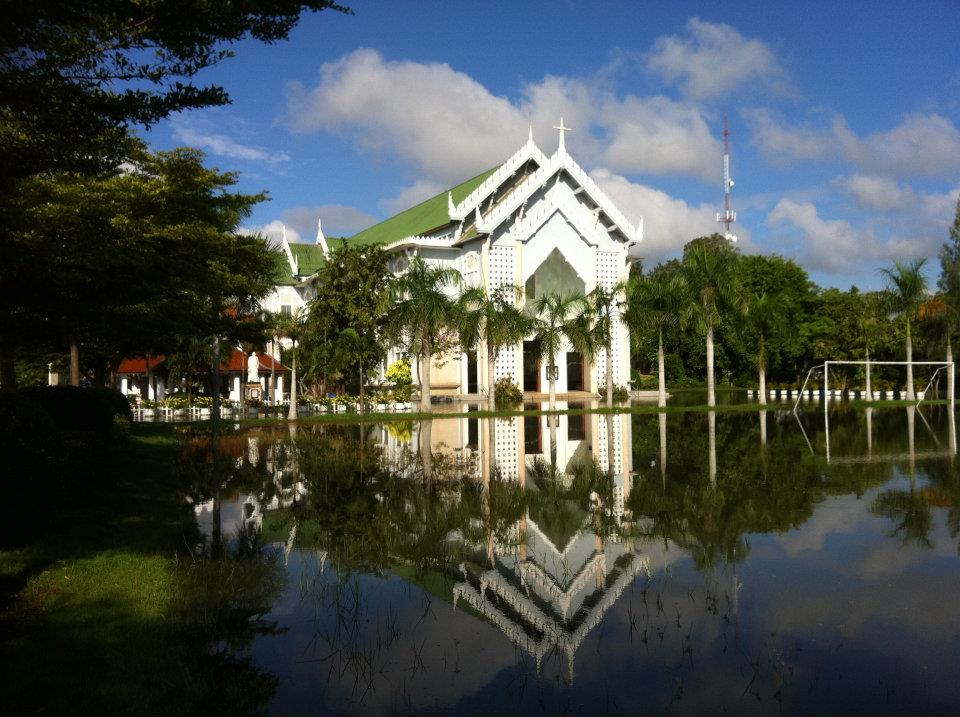 วัดนักบุญฟิลิปและยากอบ หัวไผ่ ชลบุรี