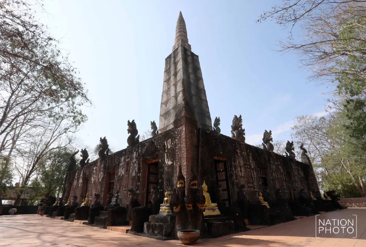 เจดีย์หินพันล้านก้อน วัดภูพนมดี จังหวัด อำนาจเจริญ
