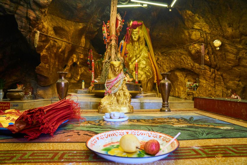 ศาลเจ้าพ่อเขาใหญ่ ชลบุรี