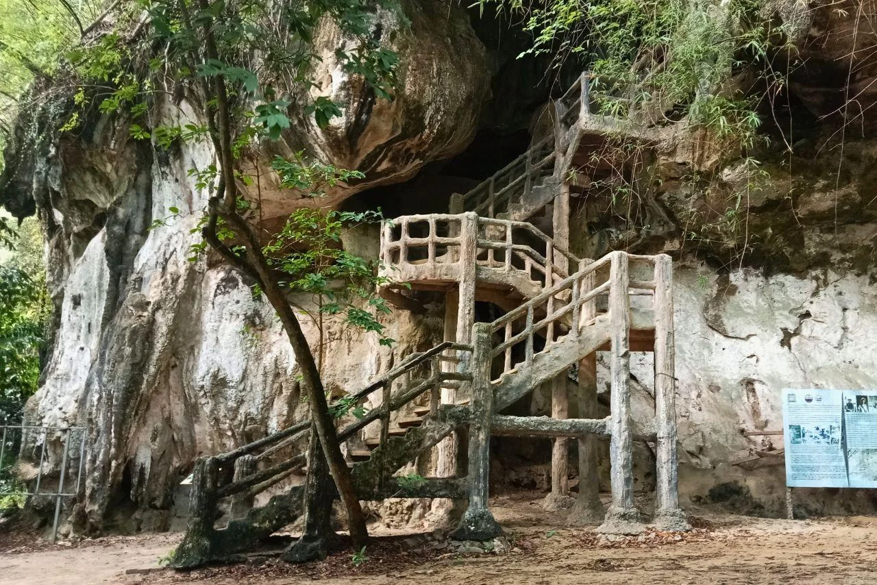 ถ้ำเขาขนาบน้ำ กระบี่