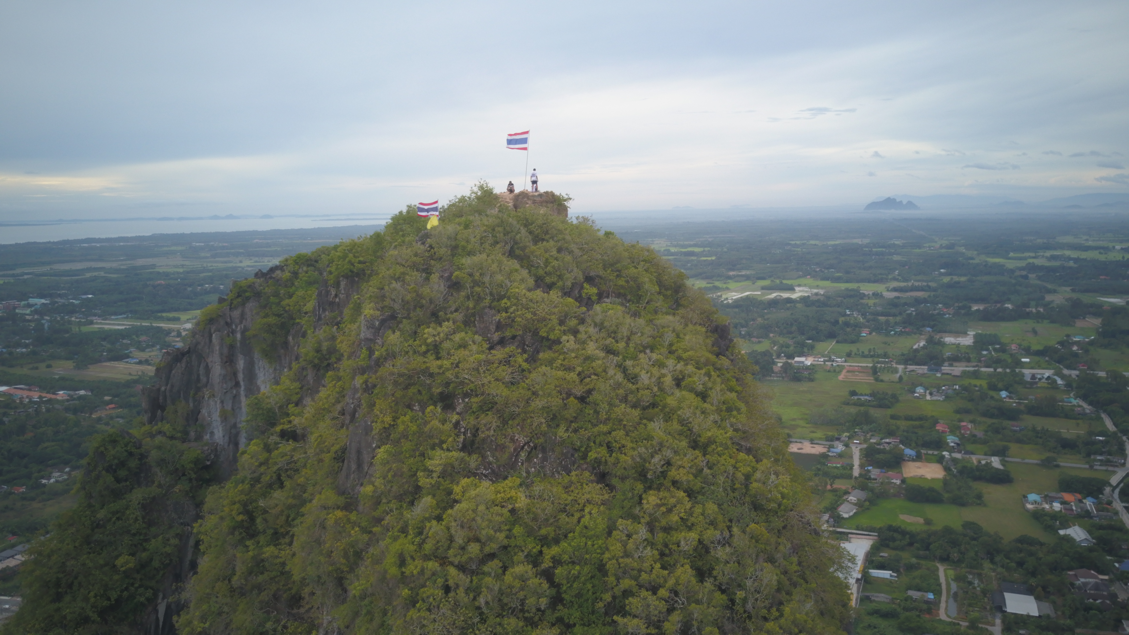 เขาอกทะลุ